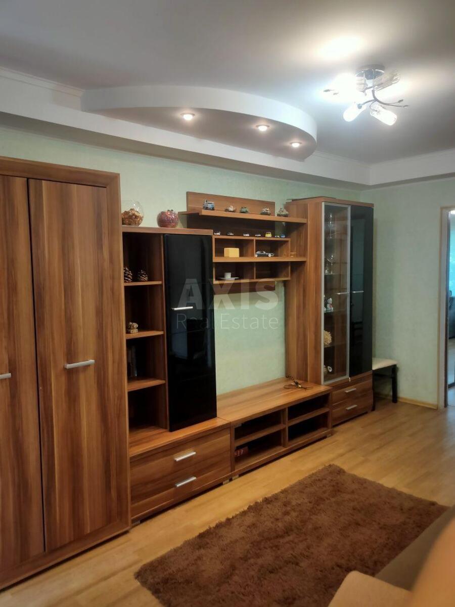 2к квартира ул. Салютная 15610872