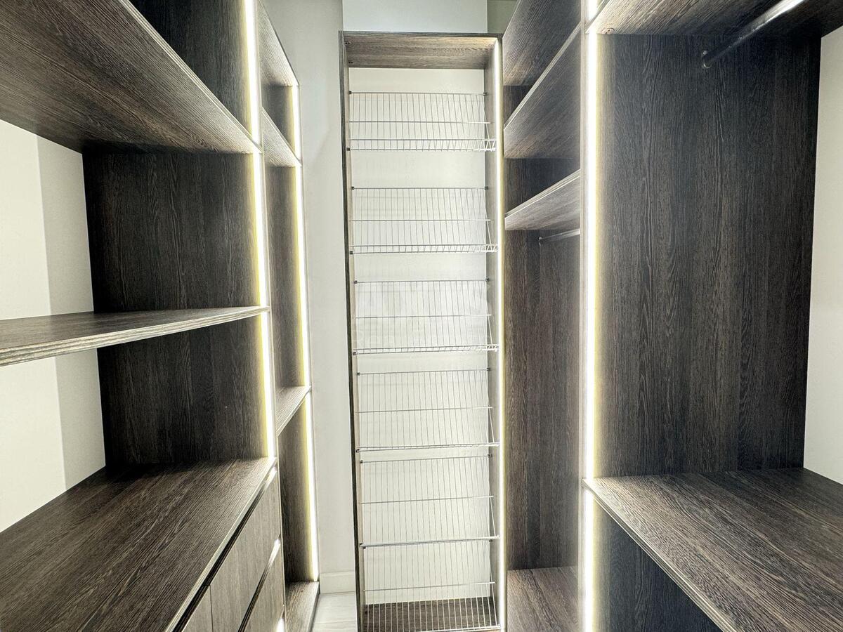 2k apartment vul. Zhyljans'ka 6812