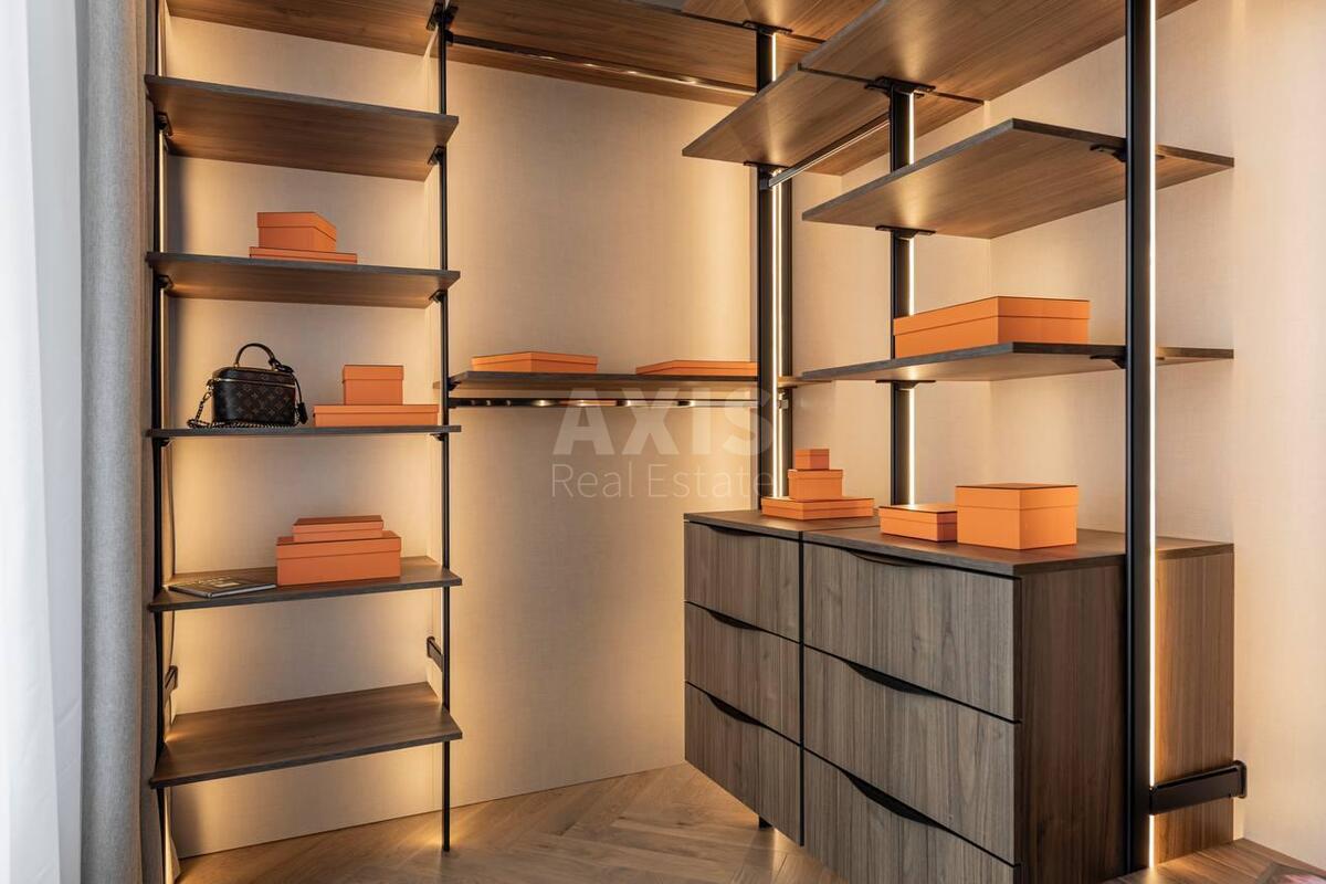 4k apartment vul. Dragomyrova Myhajla 184