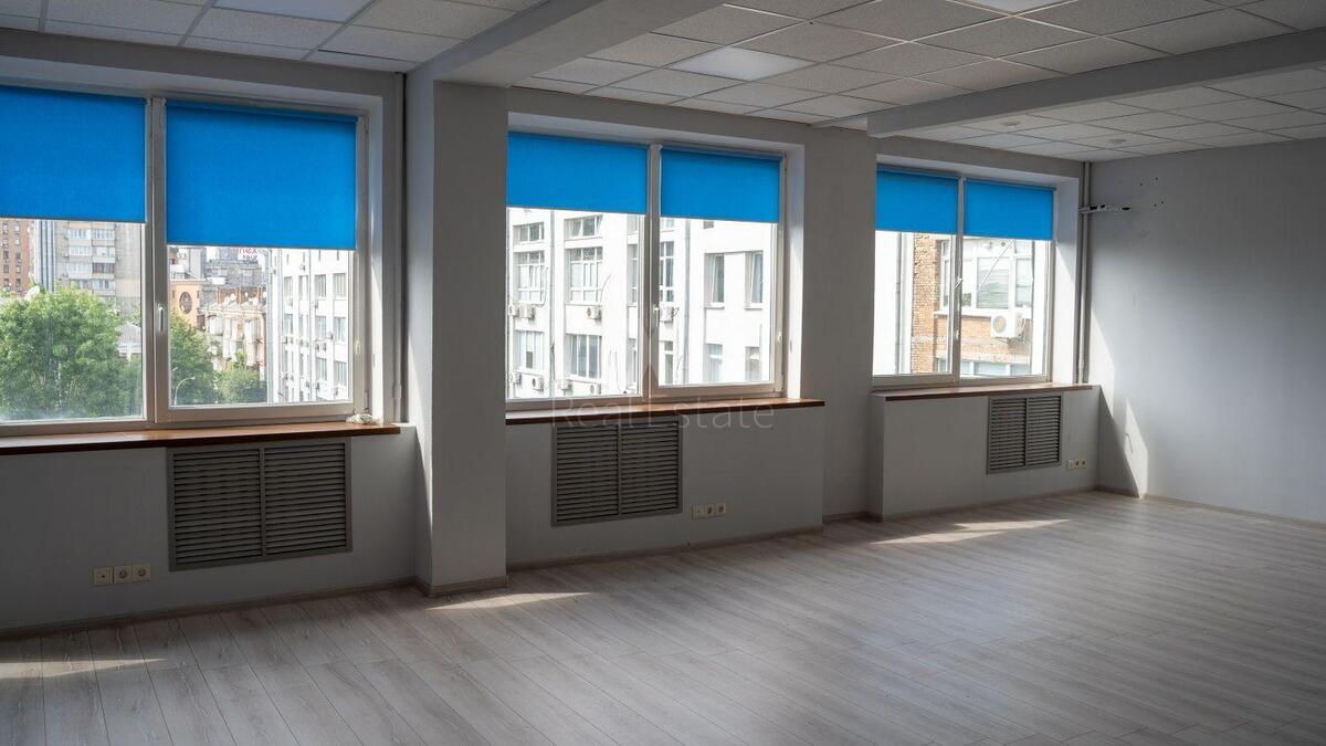 Office bul. Lesi Ukrai'nky 34, 83m22