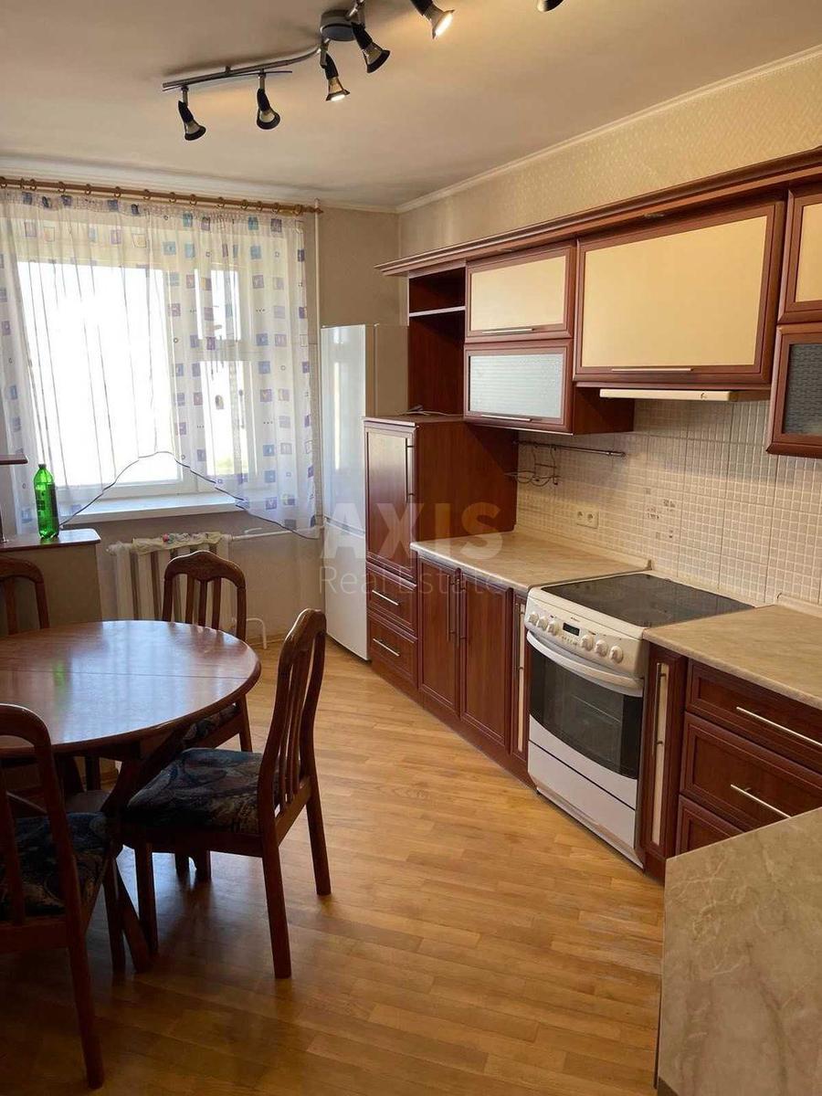 3k apartment vul. Ahmatovoi' Anny 32