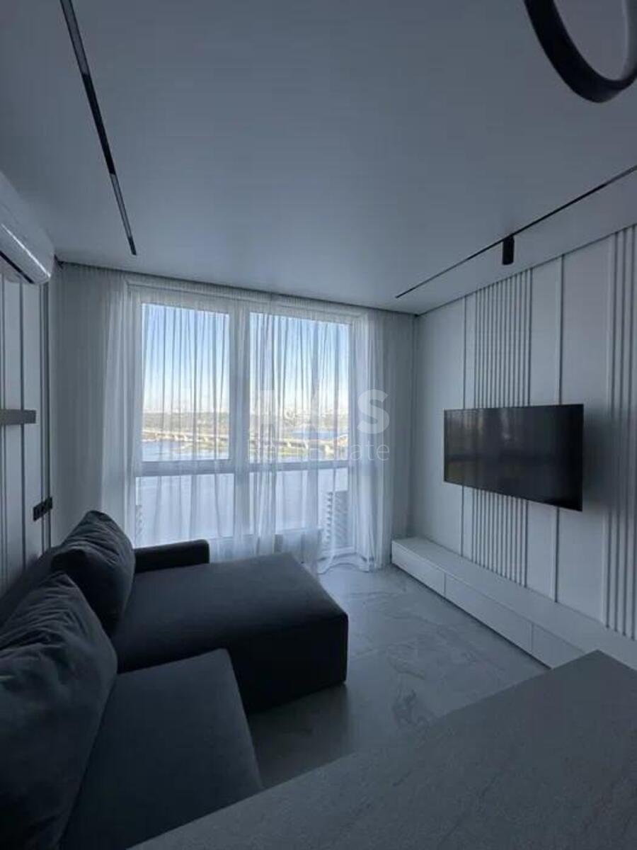 1k apartment nab. Dniprovs'ka 15594302