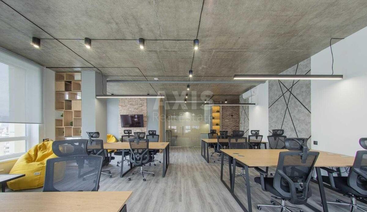 Office vul. Zhyljans'ka 68, 87m2