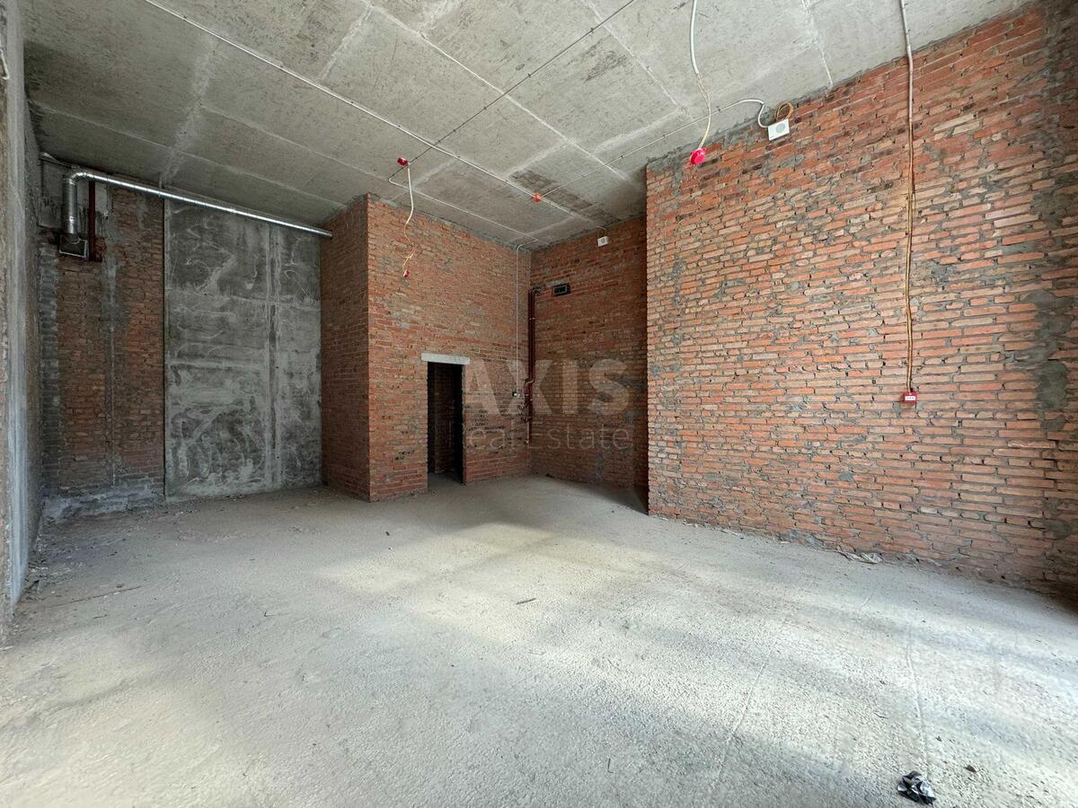 Service object vul. Dragomyrova Myhajla 20, 57m22