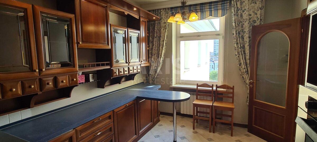 5k apartment vul. Orlyka Pylypa 100