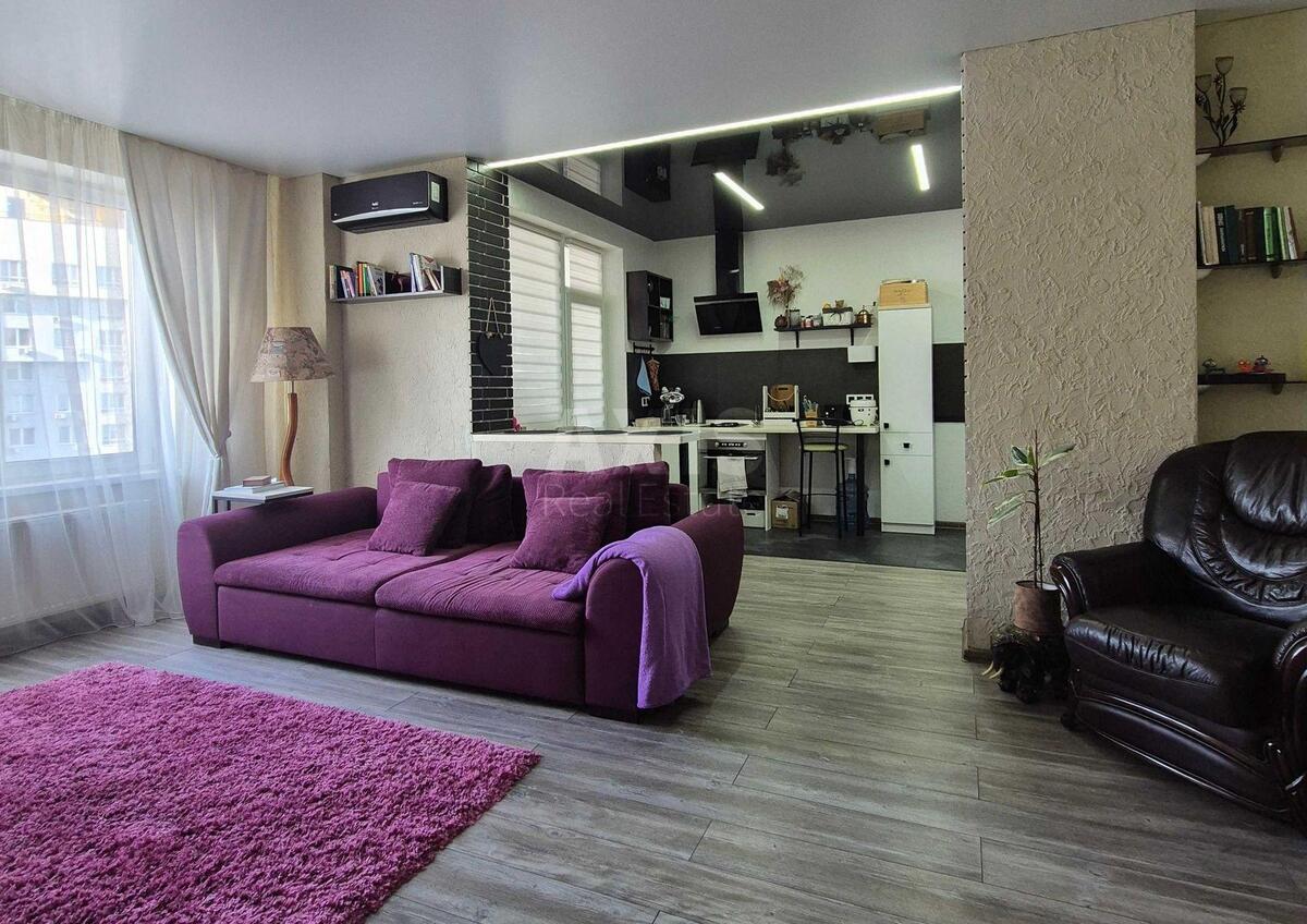 2k apartment vul. Brativ Shemetiv 10/8
