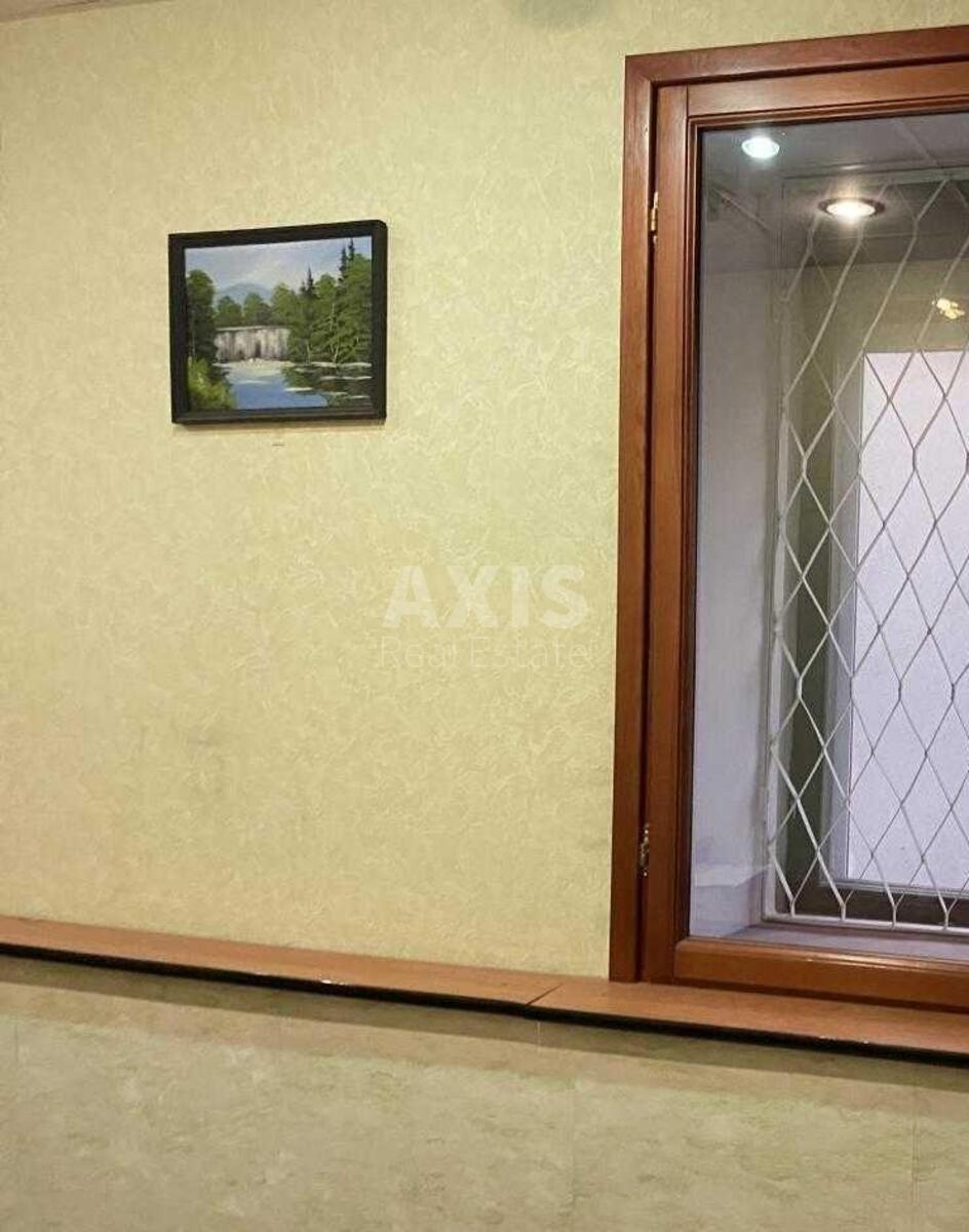 Офис ул. Джона Маккейна 9, 100м28