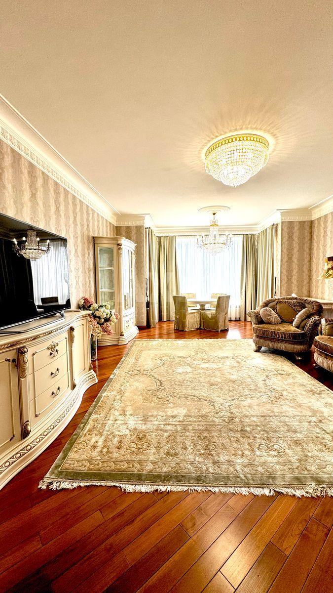 3k apartment vul. Instytuts'ka 18А3