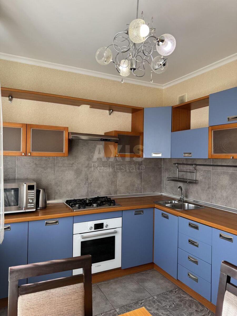 3k apartment vul. Chornovola V'jacheslava 33/30