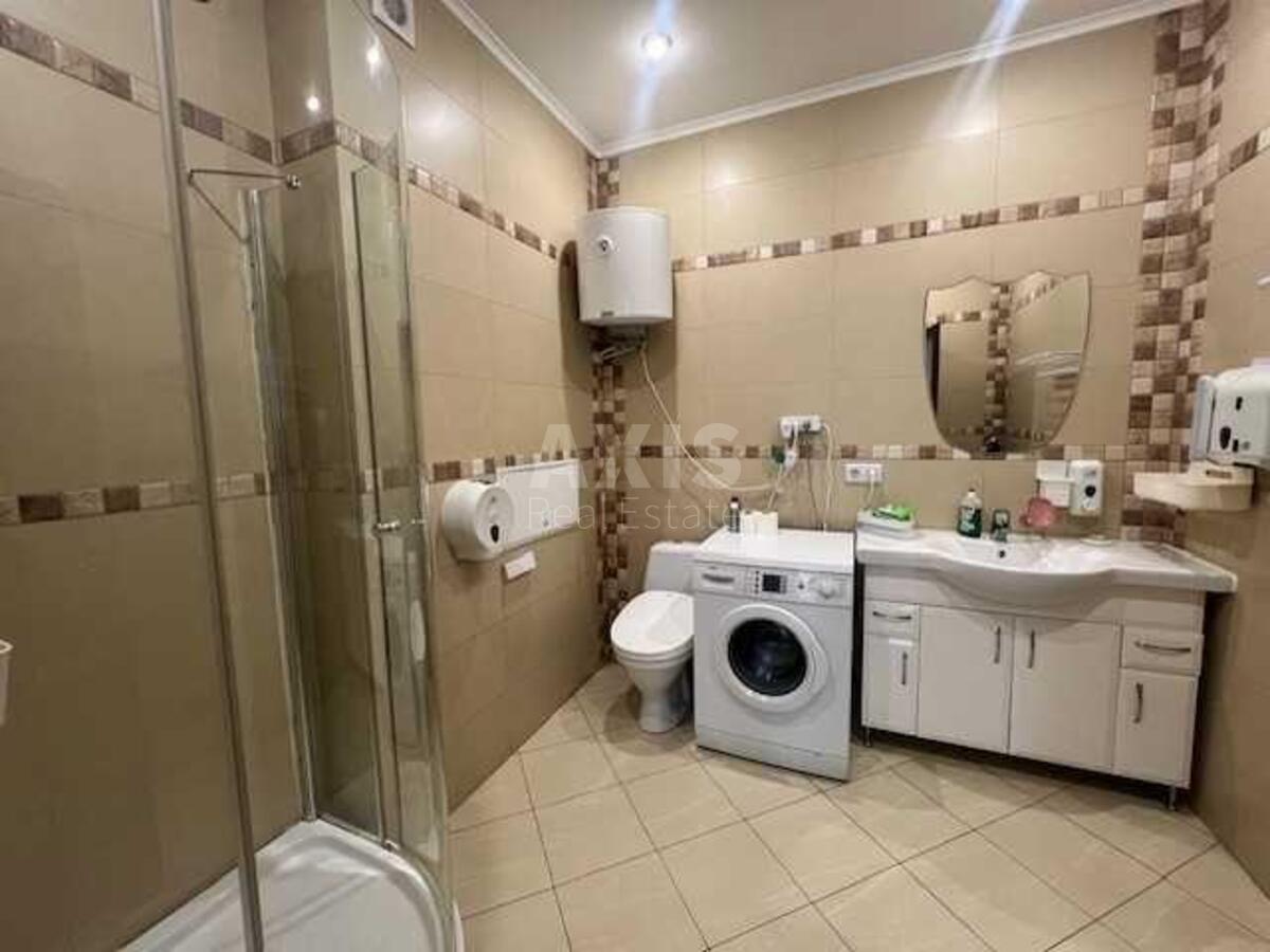 Office vul. Velyka Vasyl'kivs'ka 72, 180m21