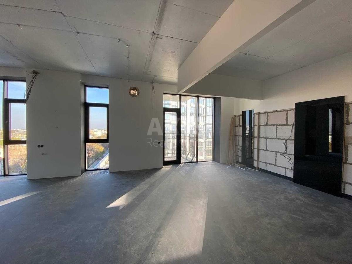 4k apartment vul. Bul'varno-Kudrjavs'ka 212