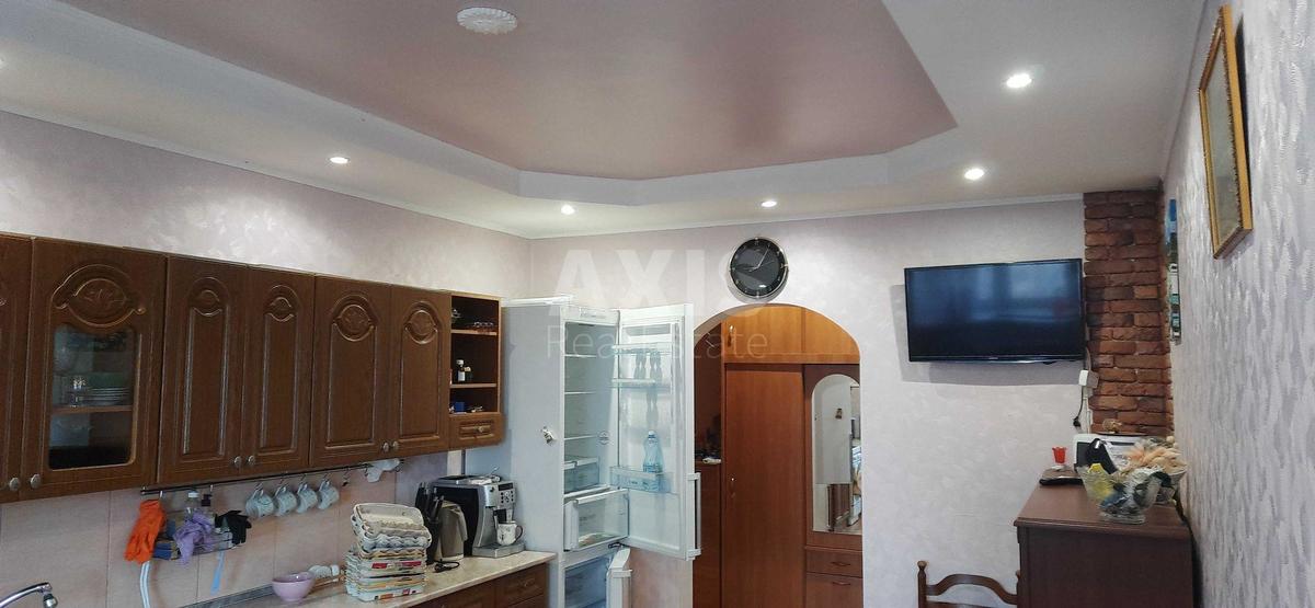 2k apartment vul. Vyshnjakivs'ka 98