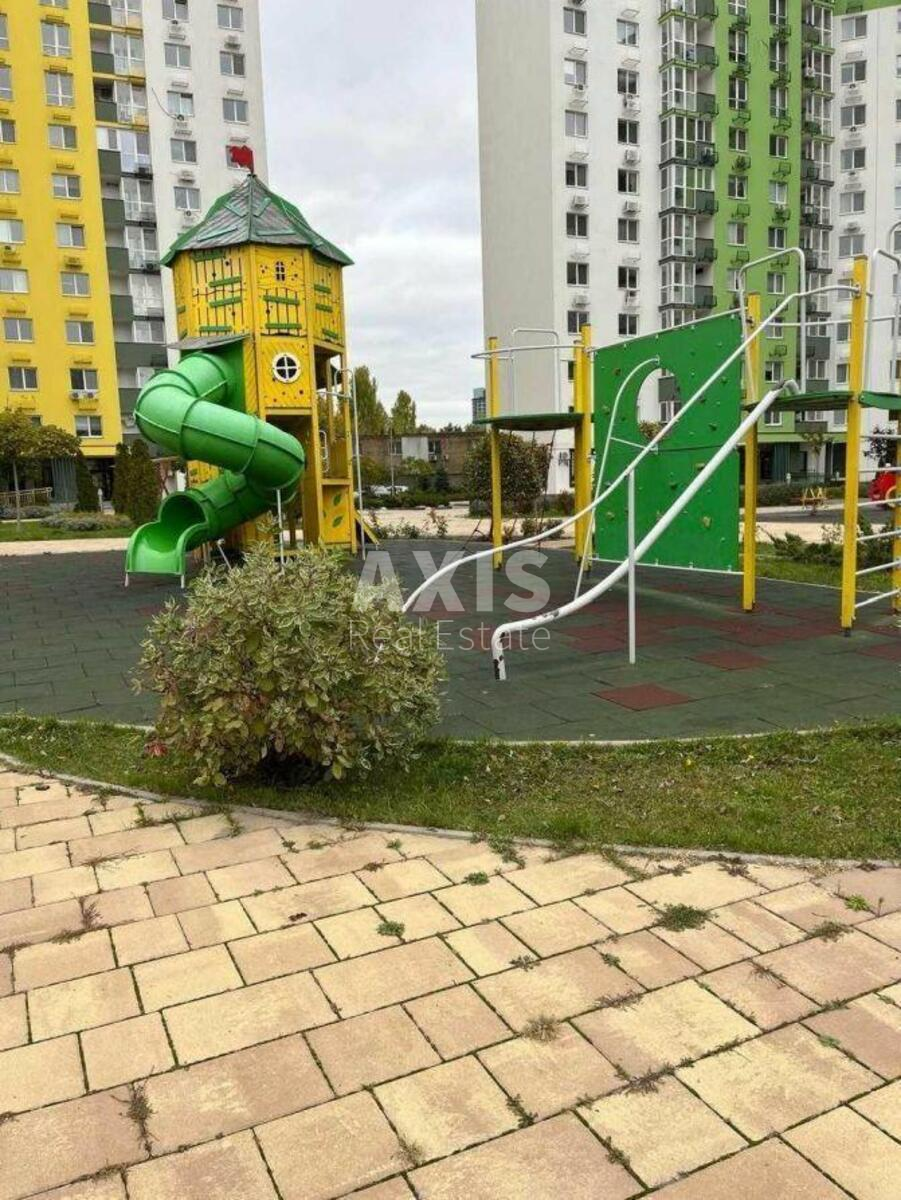 3k apartment vul. Grechka Marshala 10М0
