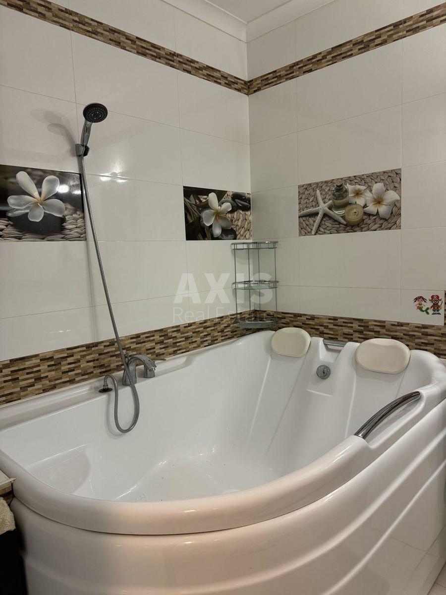 3k apartment vul. Yulia Zdanovska 71Г2