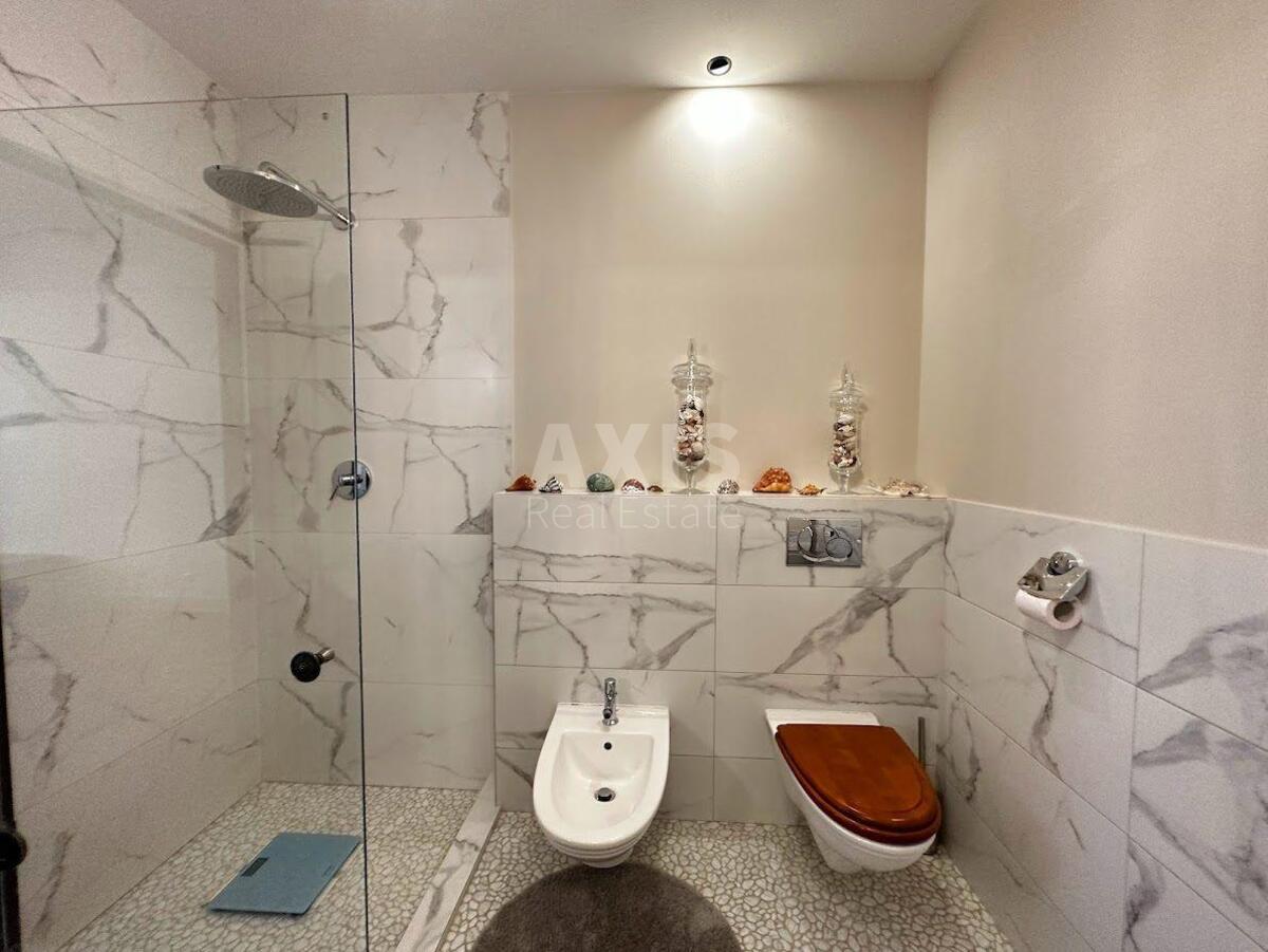 3k apartment vul. Zhyljans'ka 5911