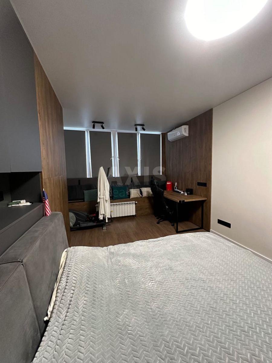 3k apartment vul. Doncja Myhajla 2А4