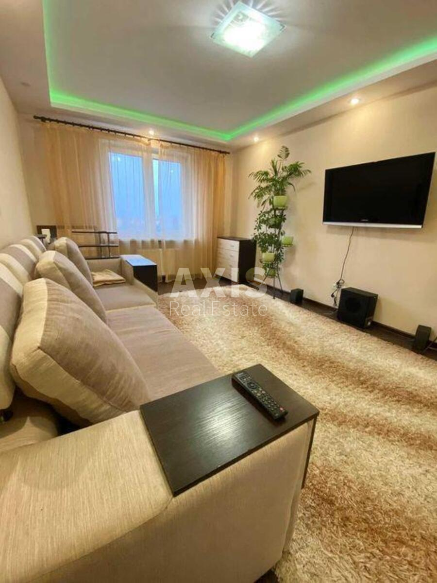 3k apartment vul. Osokors'ka 2А
