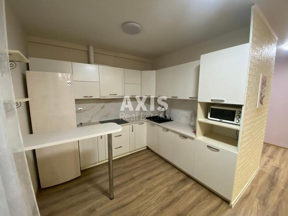 2k apartment vul. Myhajla Maksymovycha 24