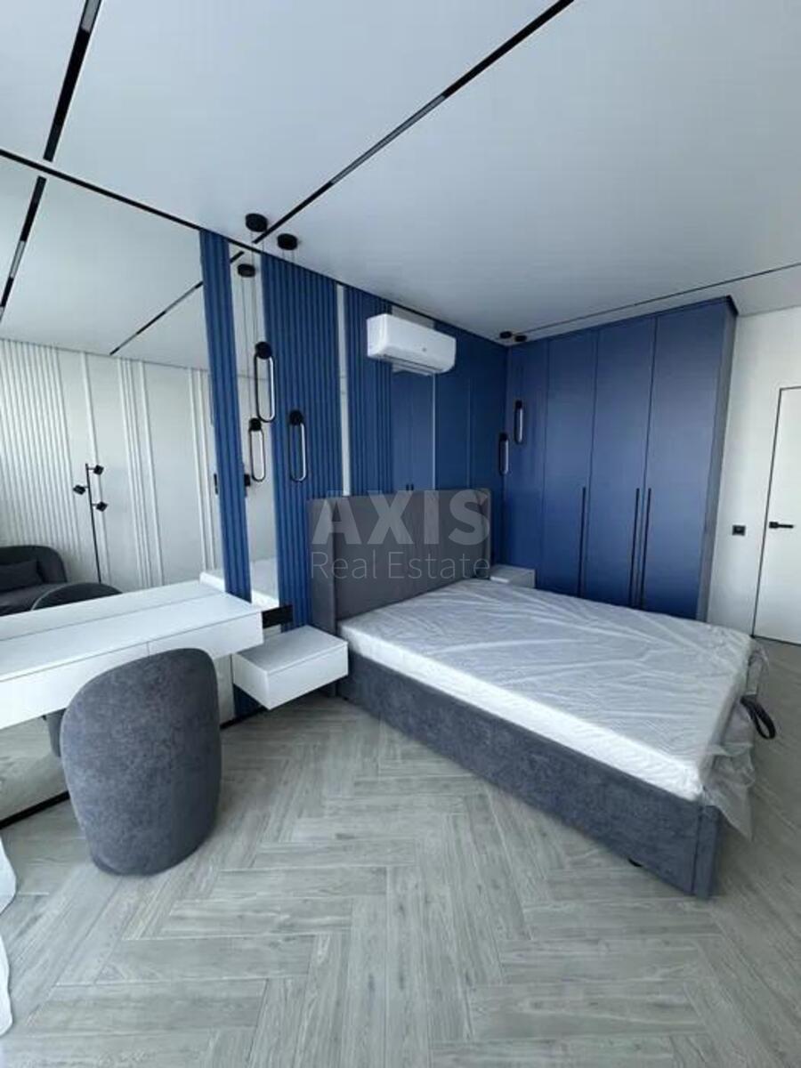 1k apartment nab. Dniprovs'ka 15594303