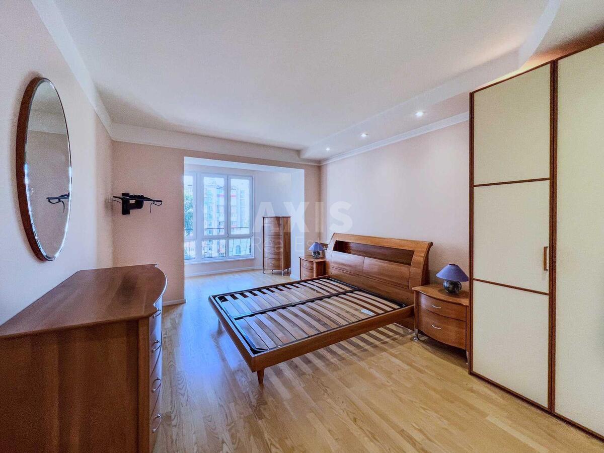 3k apartment vul. Mazepy Ivana 12А3