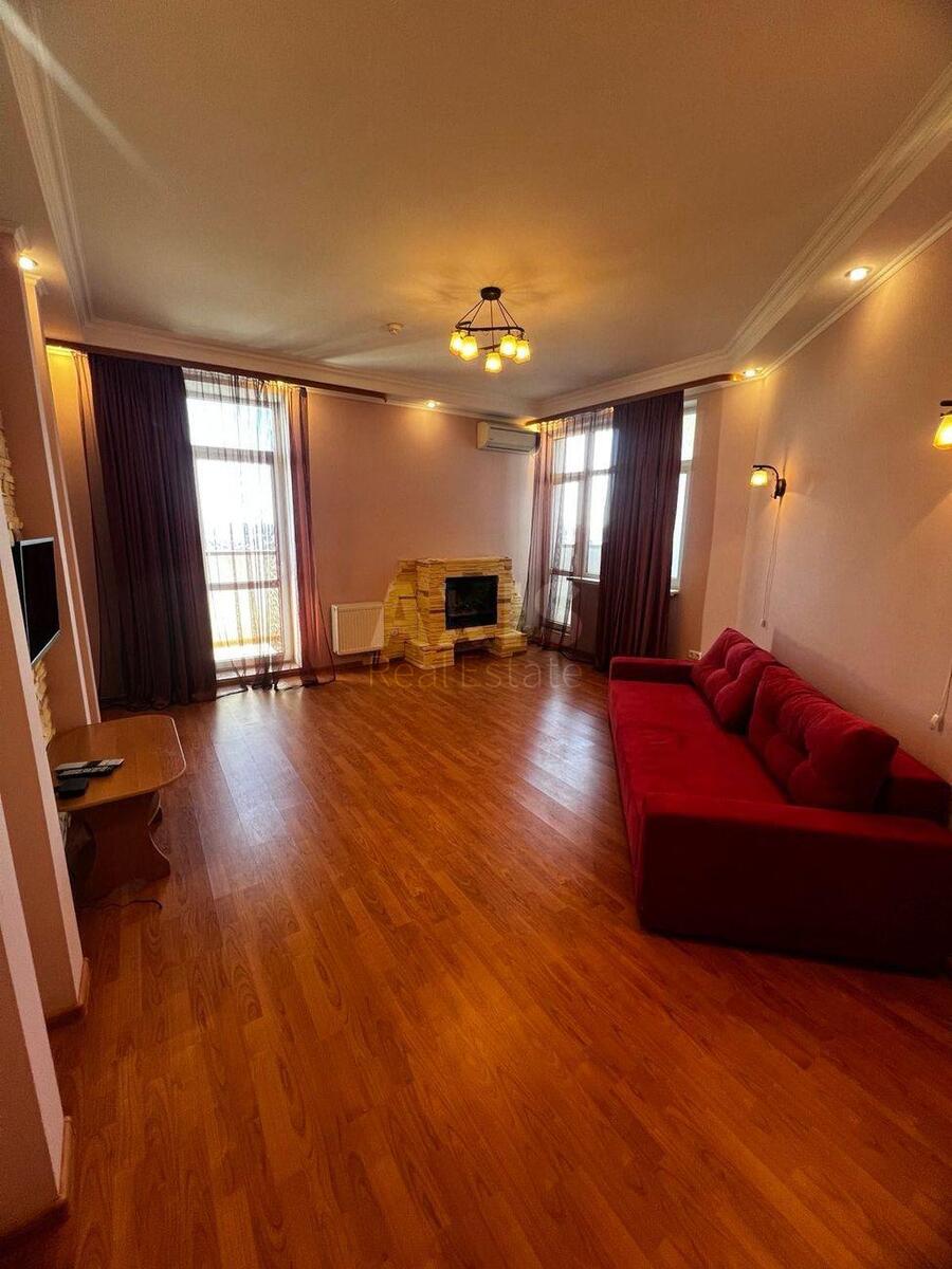 1k apartment vul. Jevgena Konoval'cja 44А2
