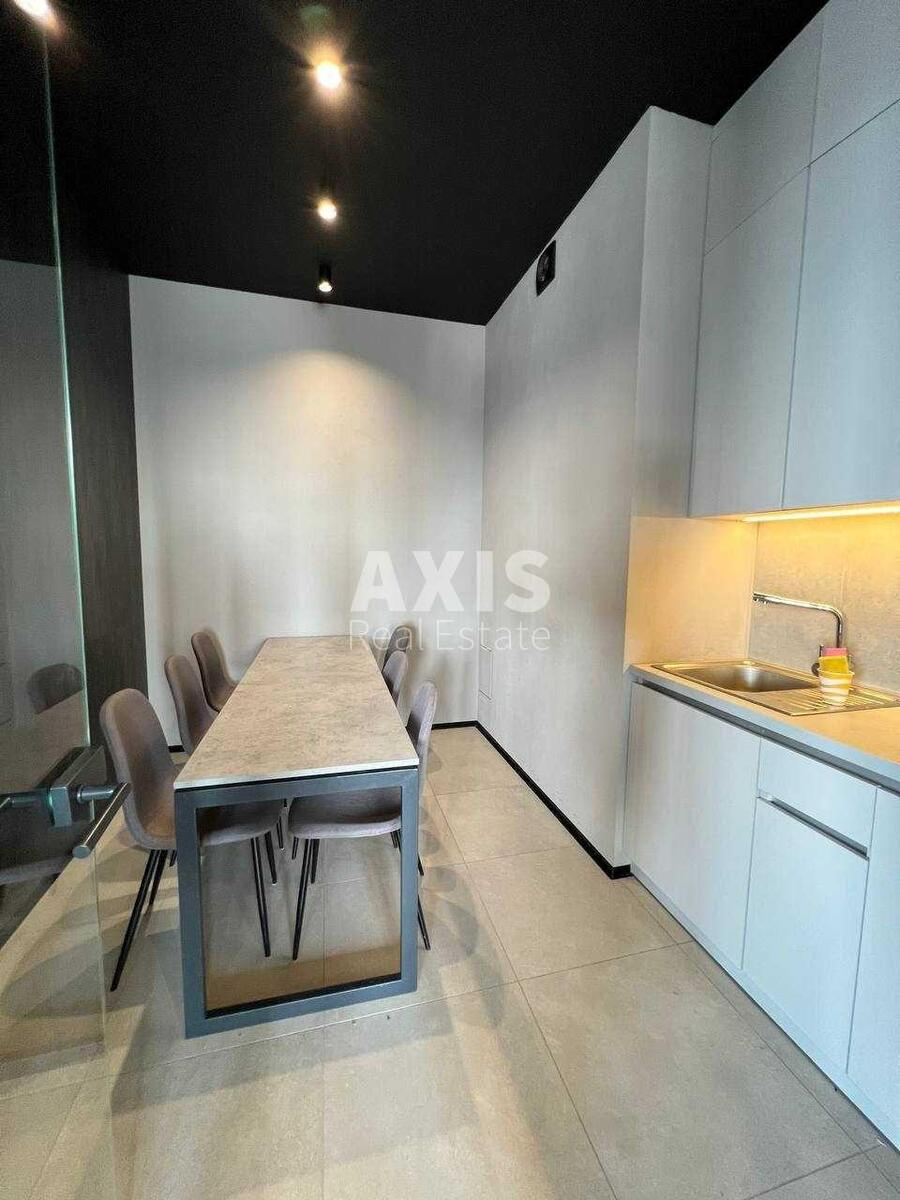 Office vul. Zhyljans'ka 68, 120m27