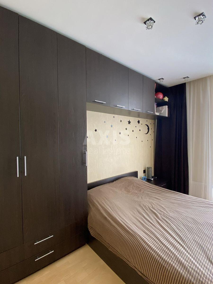2k apartment vul. Motorna 11А