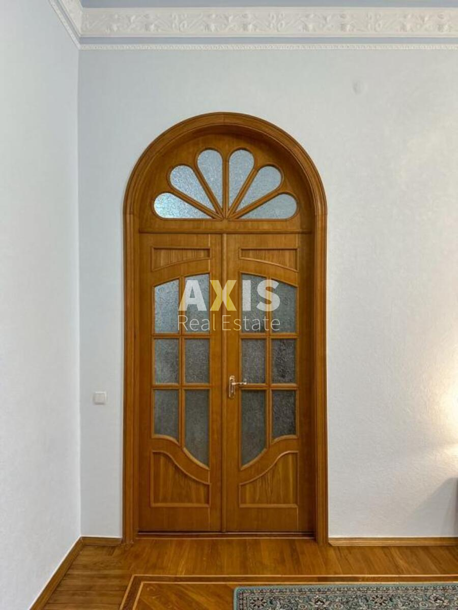 3k apartment vul. Nekrasovs'ka 102