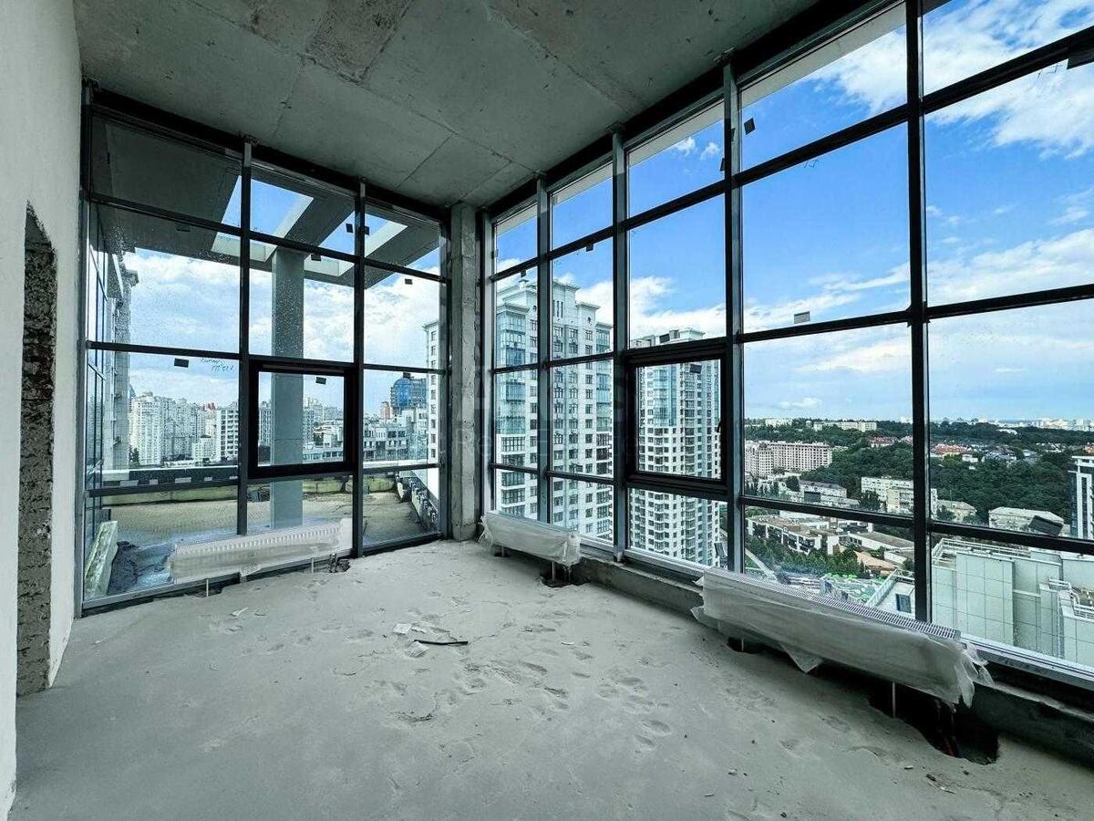 4k apartment vul. Dragomyrova Myhajla 18