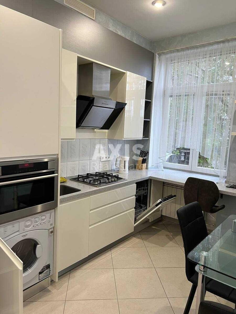 2k apartment vul. Malopidval'na 21/80