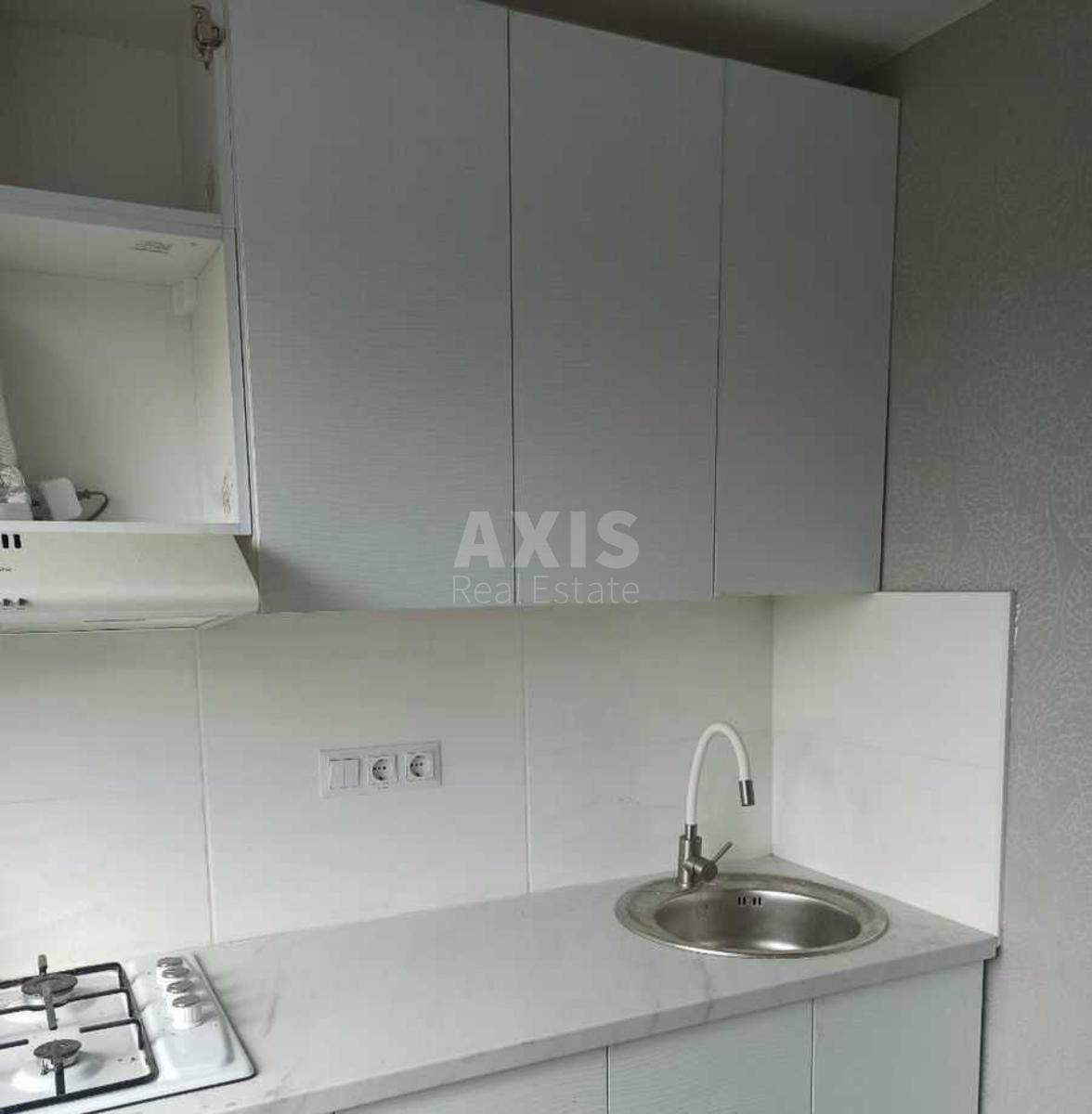 2k apartment vul. Myhajla Maksymovycha 32