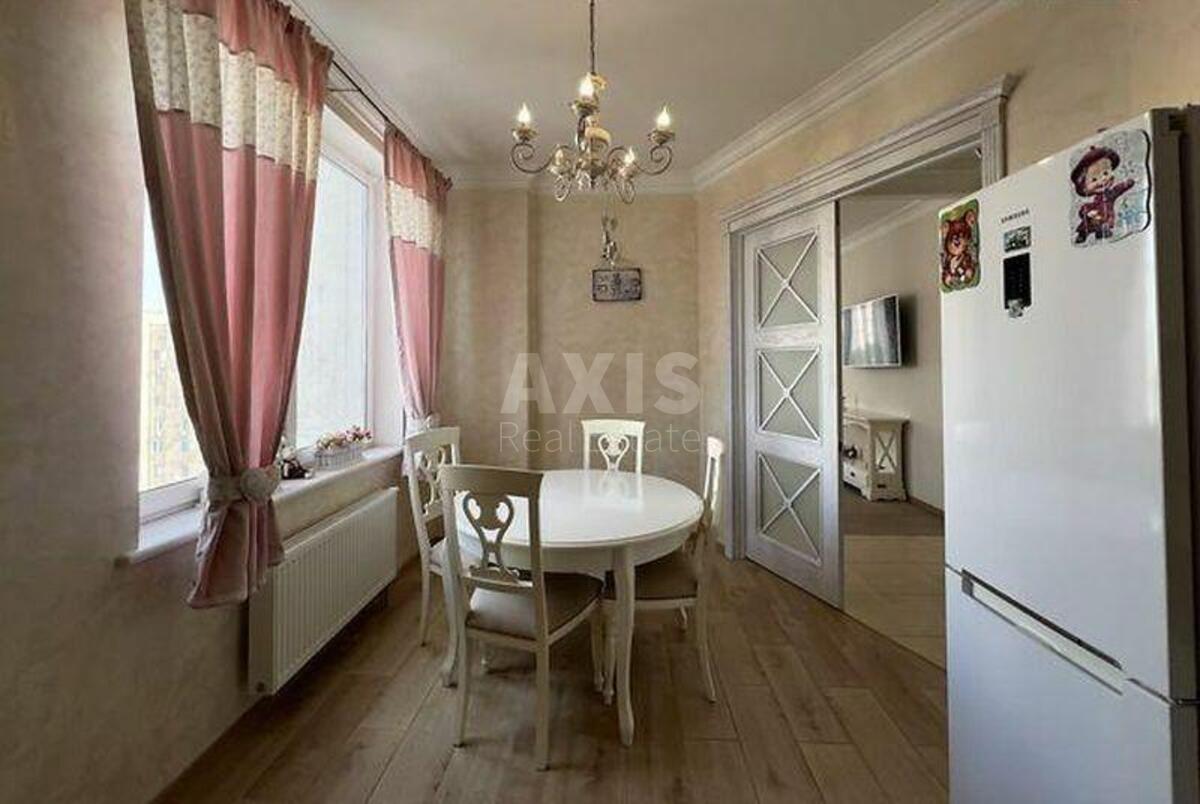 2к квартира пр-т Оболонский 540