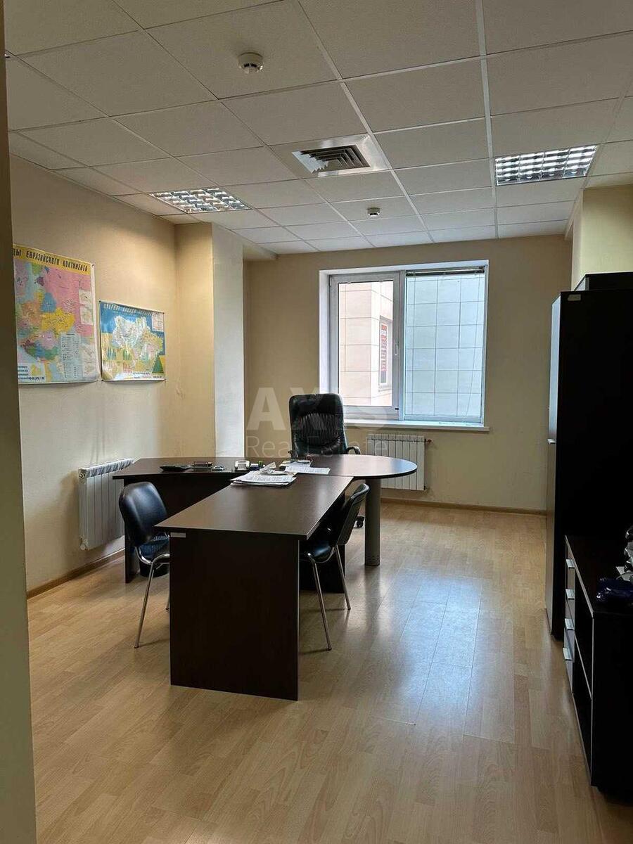 Office vul. Shums'kogo Jurija 1, 196m2602819