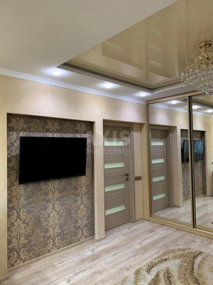 2k apartment vul. Yulia Zdanovska 50/2637755