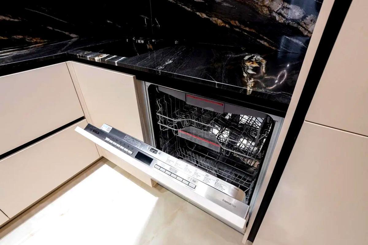 2k apartment nab. Dniprovs'ka 18639895