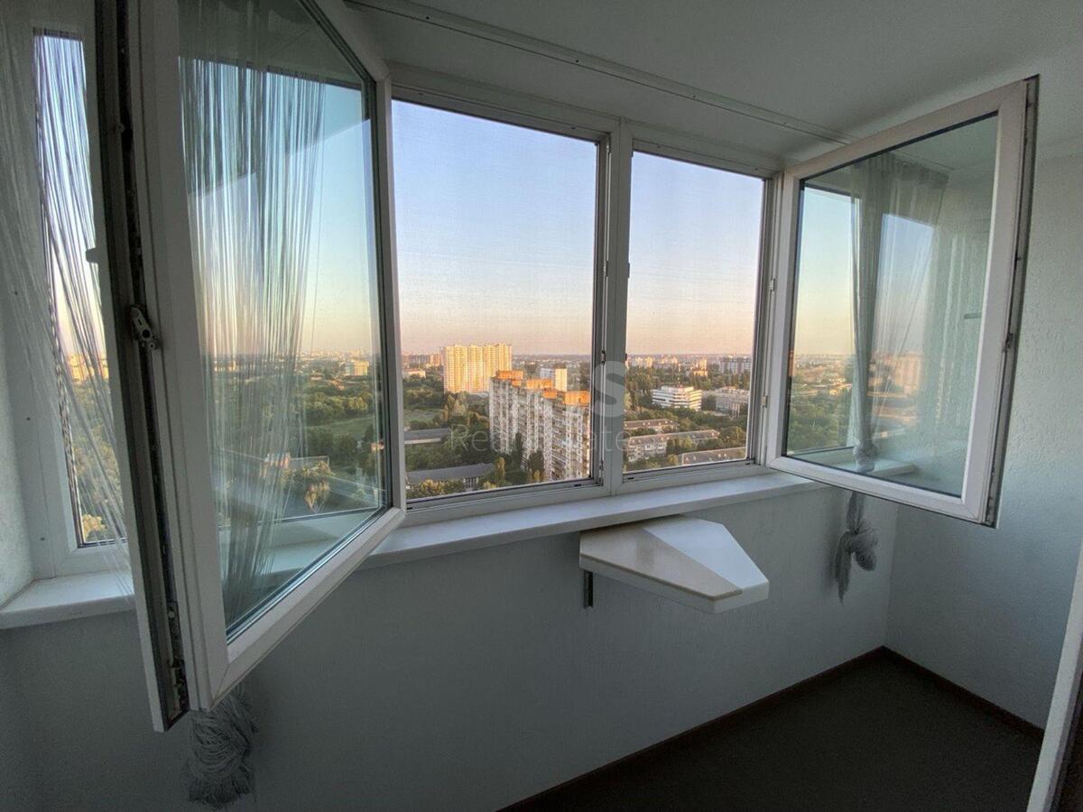 3k apartment pr-t Komarova Kosmonavta 2612