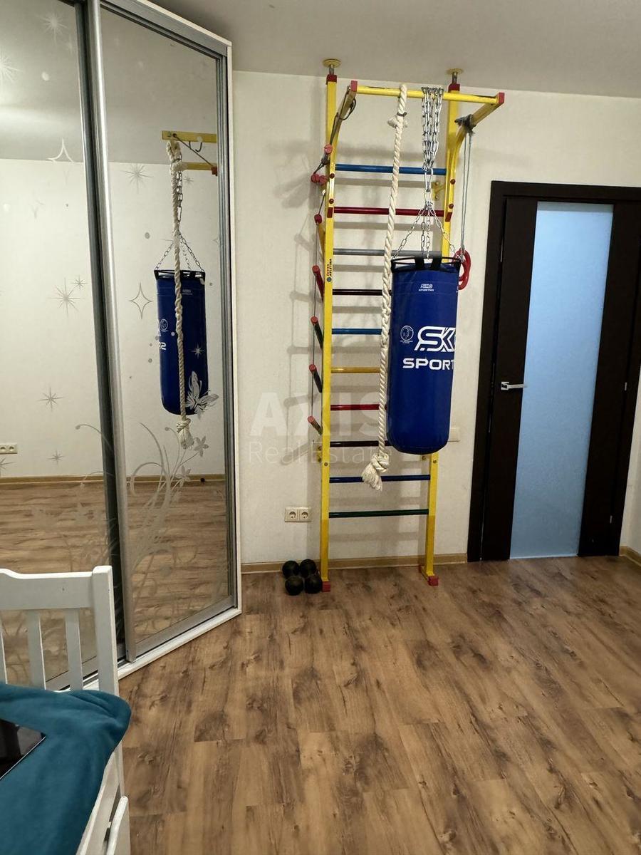 3k apartment vul. Zdolbunivs'ka 9Б0