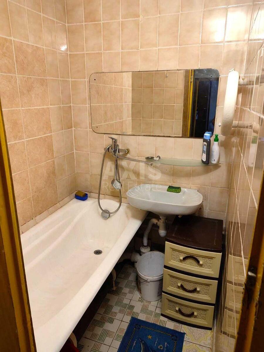 2k apartment pl. Obolons'ka 39