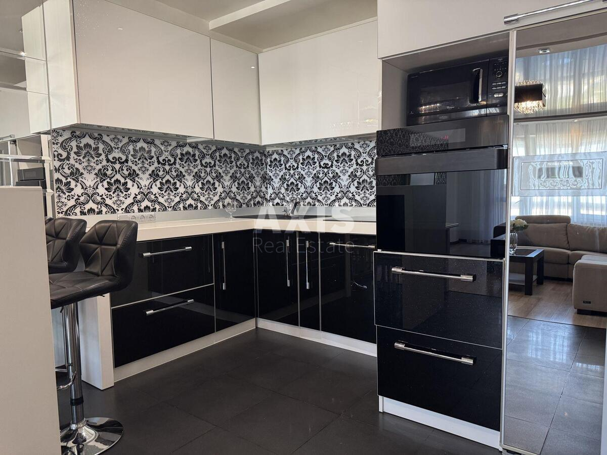 3k apartment vul. Yulia Zdanovska 46/1