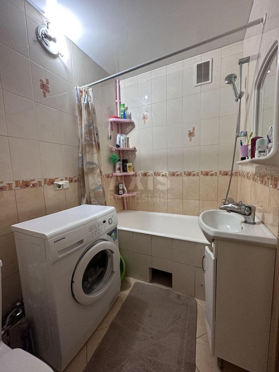 1k apartment pr-t Majakovs'kogo Volodymyra 4Г6
