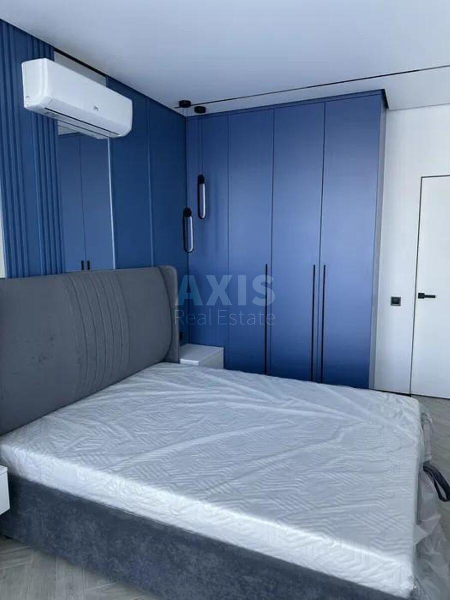 1k apartment nab. Dniprovs'ka 15594304