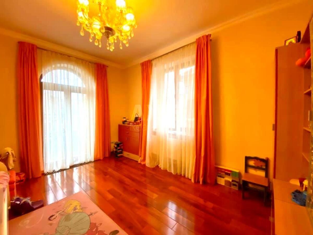 House vul. Lubens'ka, 500m2, Kyiv city595155