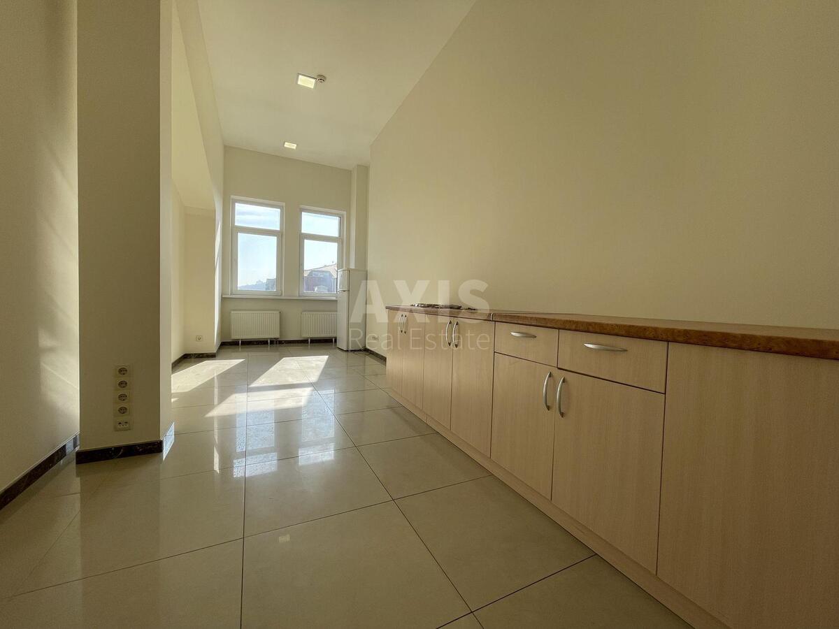 Office vul. Spas'ka 5, 324m22