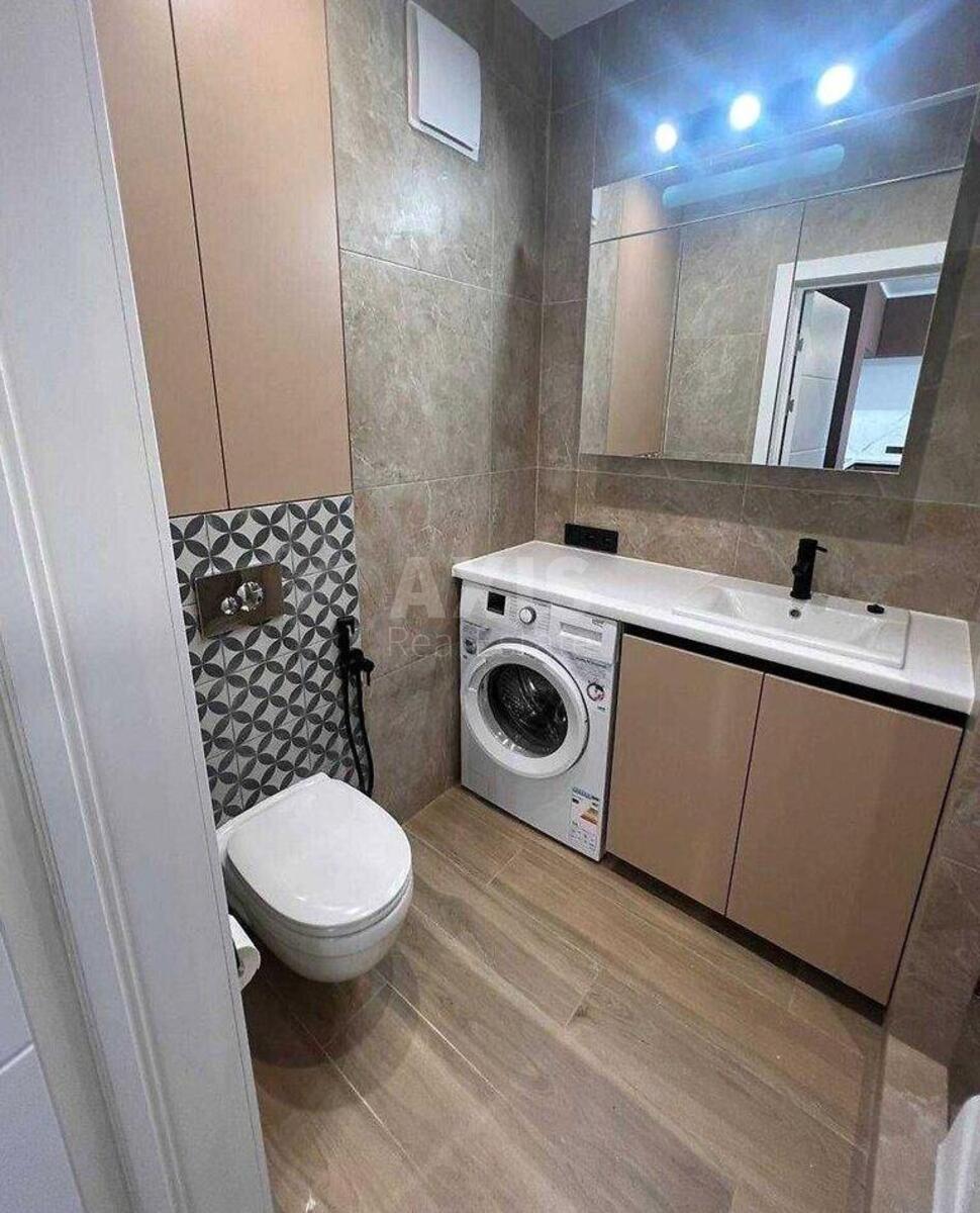 1k apartment vul. Sverstjuka Jevgena 6Д5