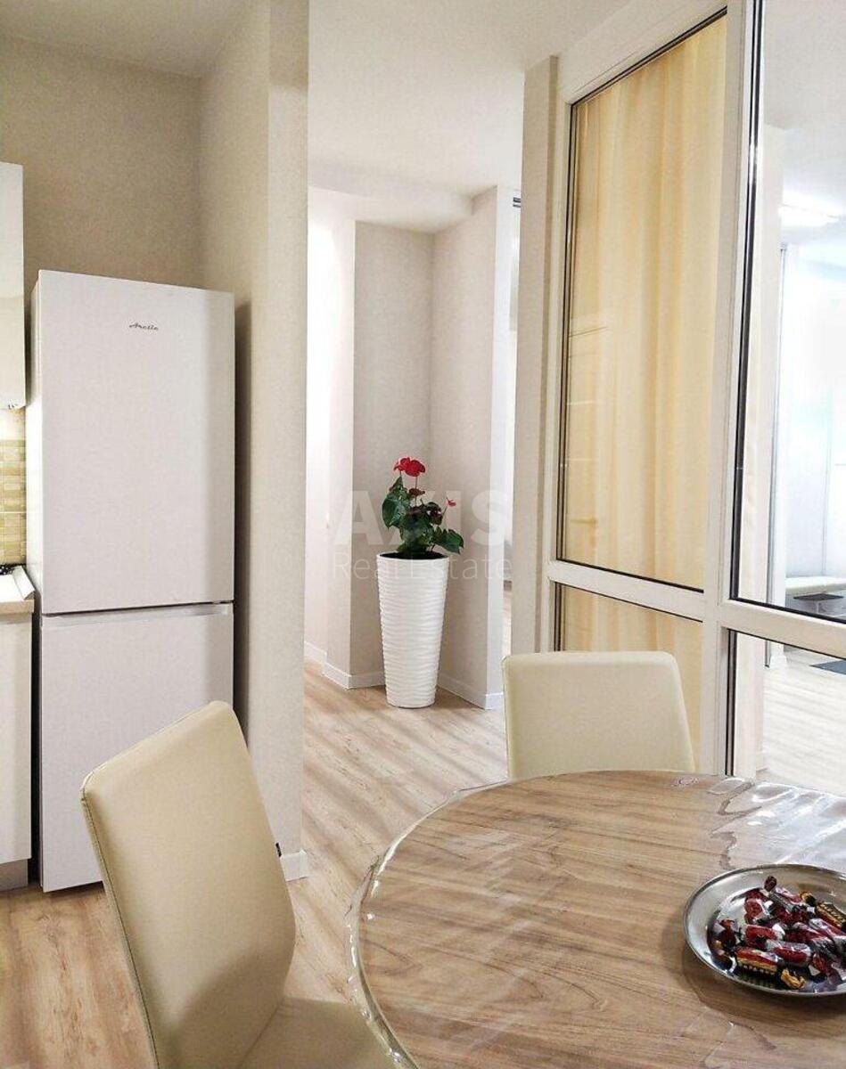 2k apartment vul. Dmytrivs'ka 60/191