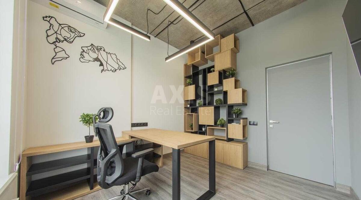 Office vul. Zhyljans'ka 68, 87m21