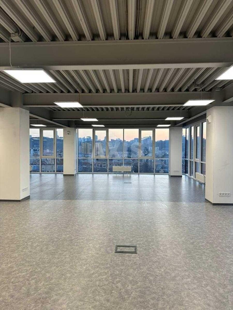 Office vul. Pochajnyns'ka 38/44, 627m21