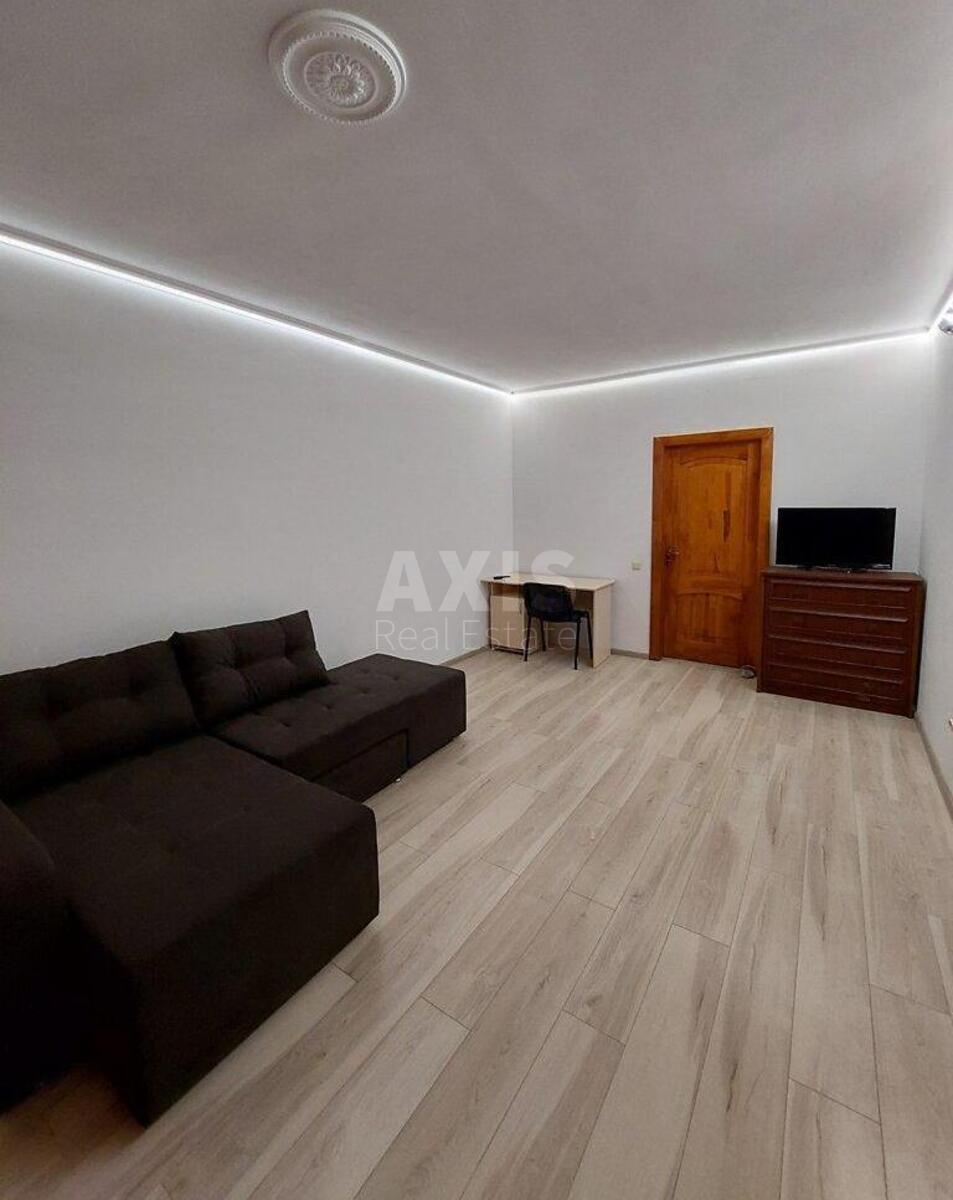2k apartment vul. Shums'kogo Jurija 3Г63183