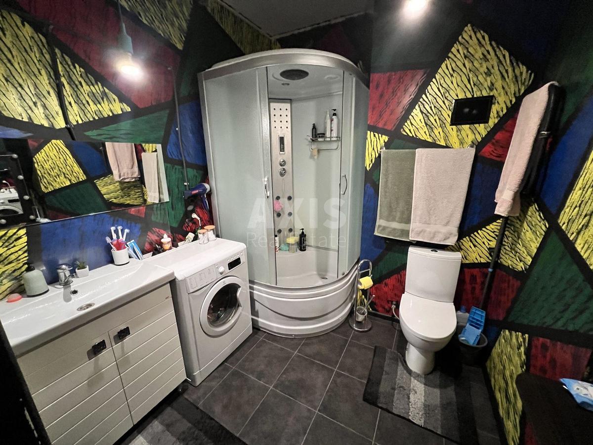 1k apartment nab. Dniprovs'ka 199