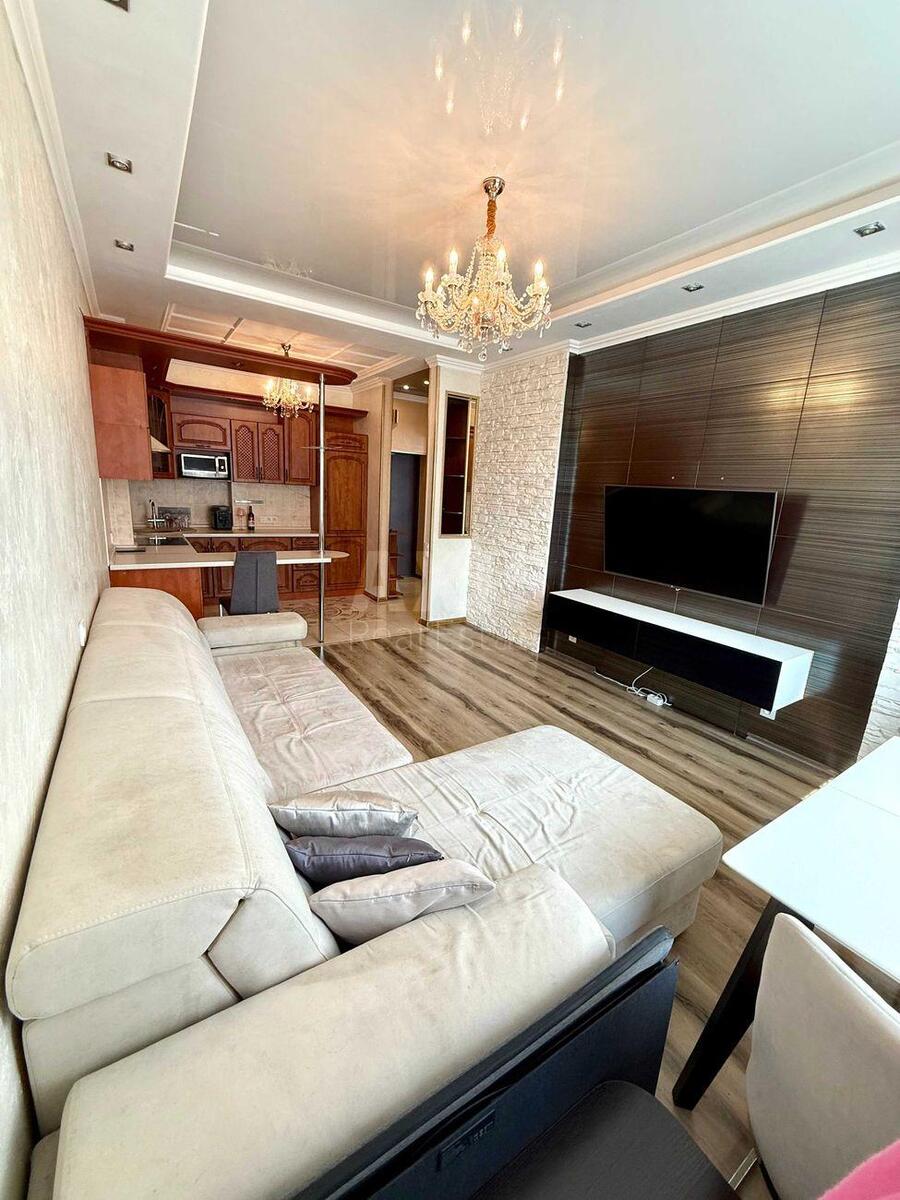 2k apartment nab. Dniprovs'ka 141